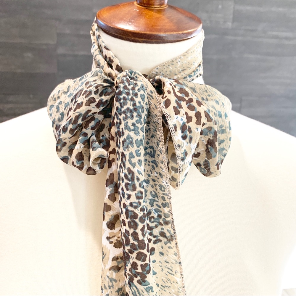 Classy Scarf - Picture 7 of 7